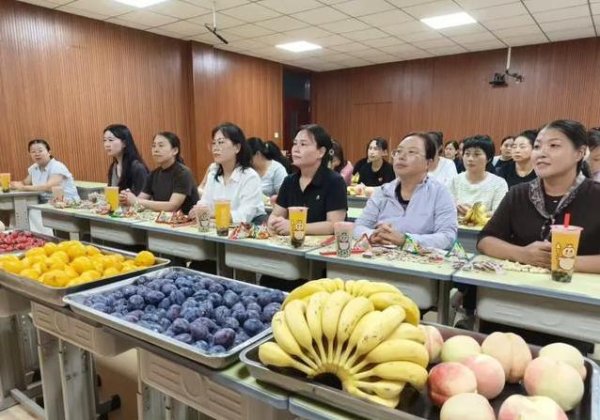 深富策略 老师辛苦种树苗，学生感恩送祝福，王庄小学教师节有多暖？